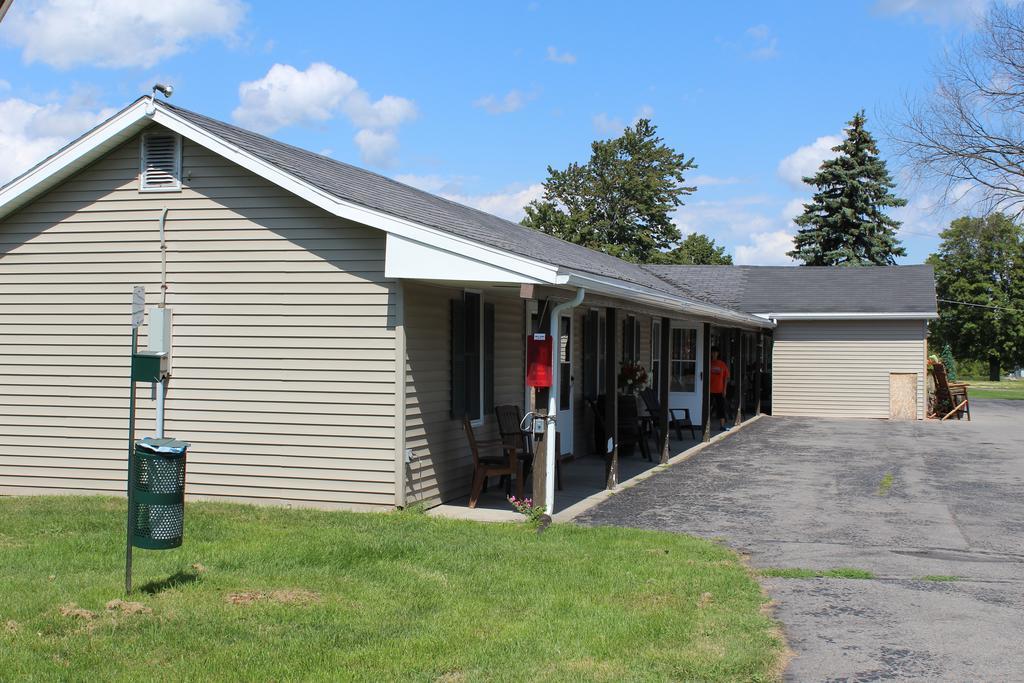 Northern Family Motel Potsdam Exterior foto